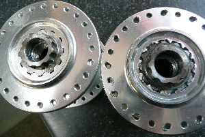Worn tandem hub