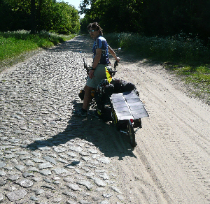 20120525-03_EastGermanShortcutCobbles-sml